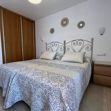 Amaner Capri Torre Del Mar Exterior foto