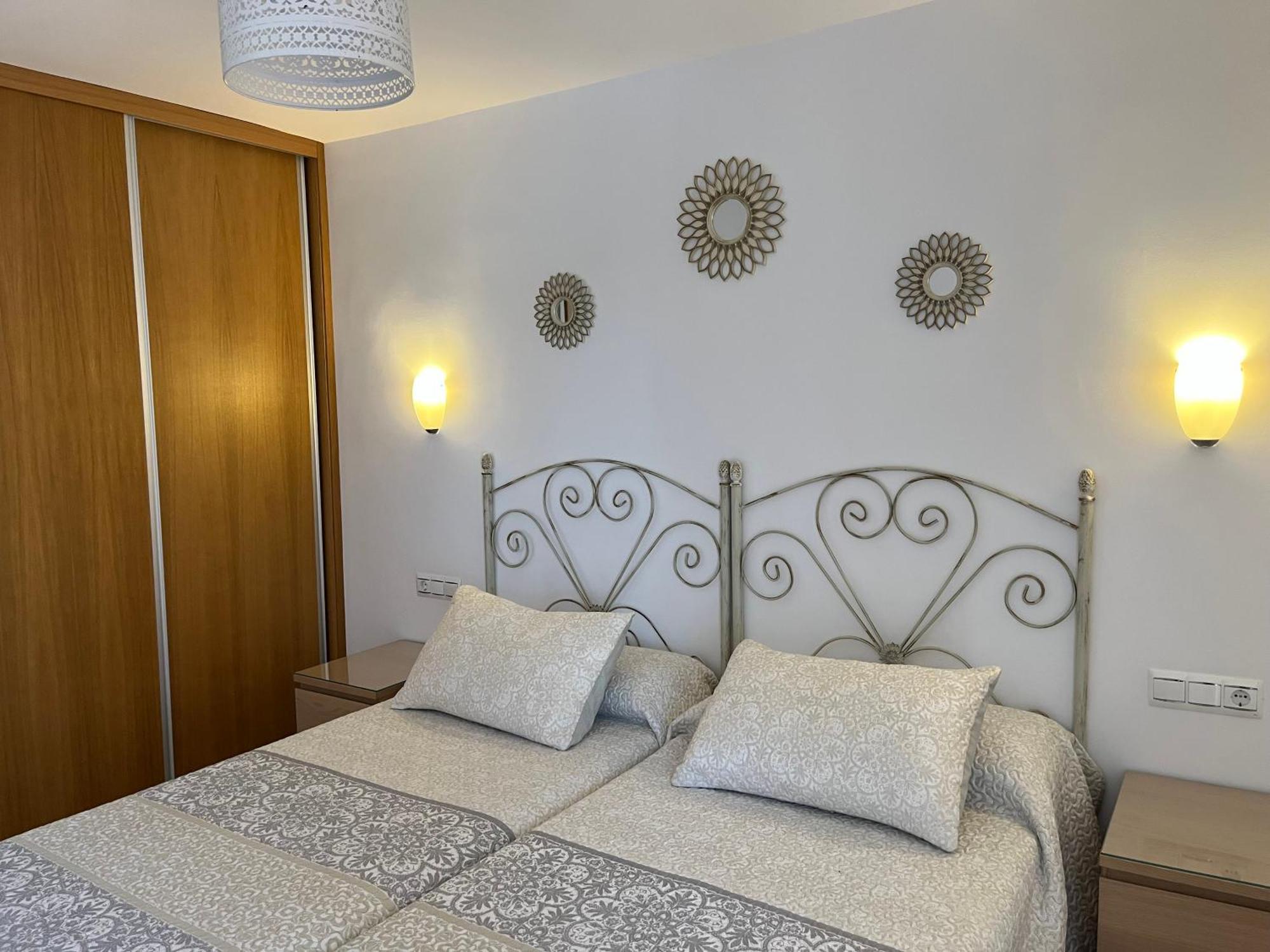 Amaner Capri Torre Del Mar Exterior foto