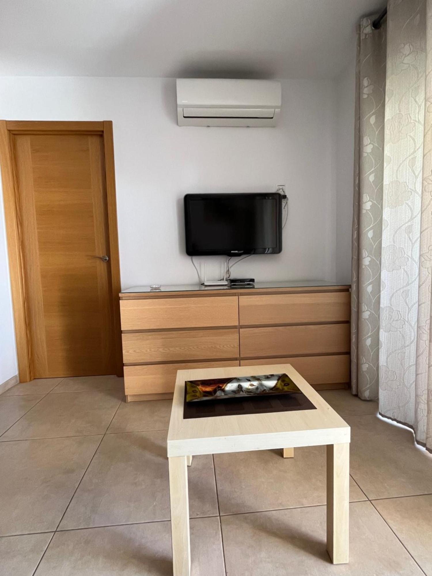 Amaner Capri Torre Del Mar Exterior foto