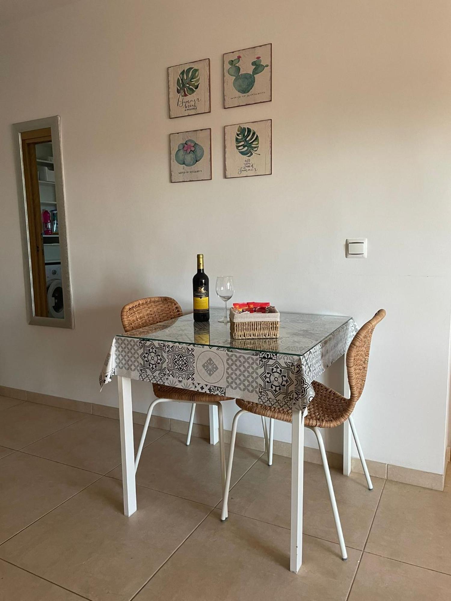 Amaner Capri Torre Del Mar Exterior foto