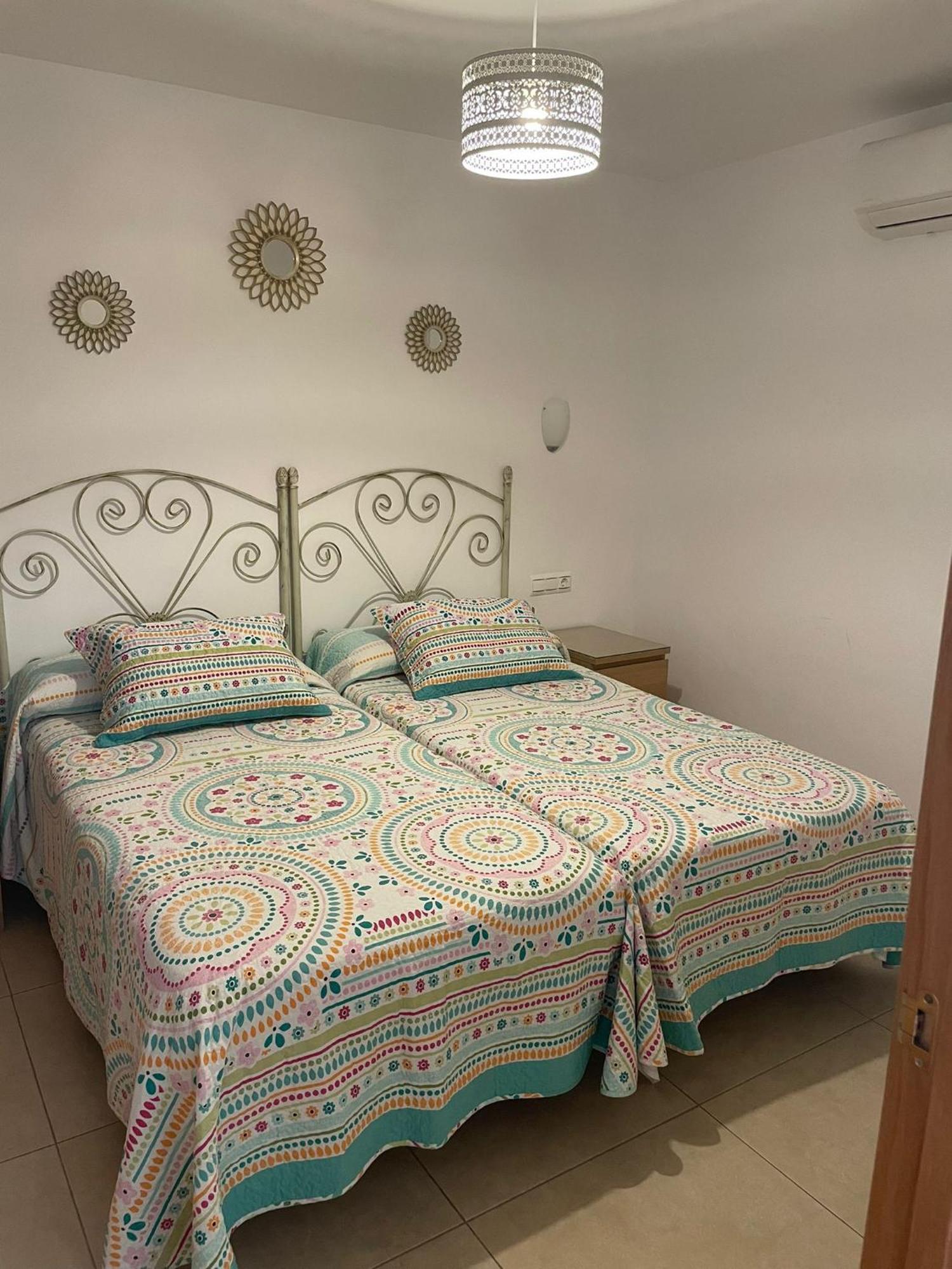 Amaner Capri Torre Del Mar Exterior foto