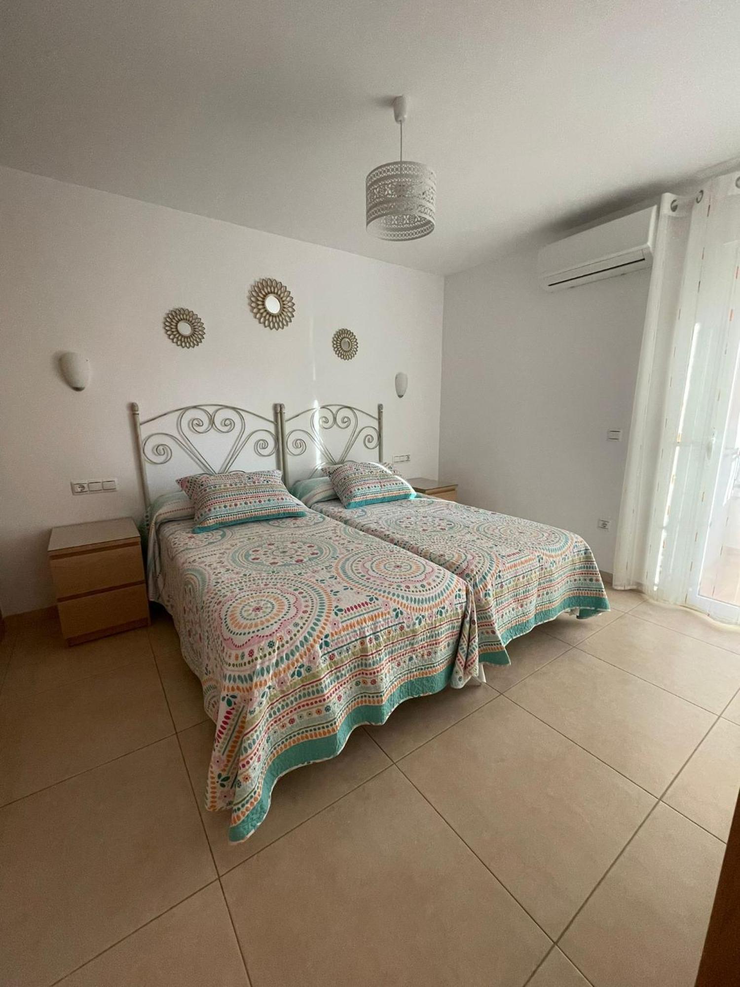 Amaner Capri Torre Del Mar Exterior foto
